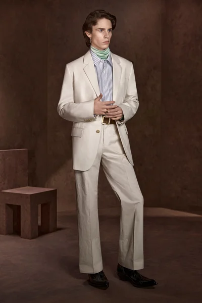 Look 12